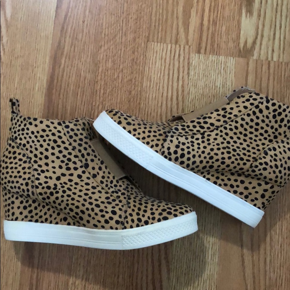 Wedge shoes